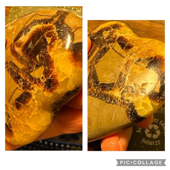 Beautiful Septarian heart shaped palm stone #3 - Picture 11 of 15